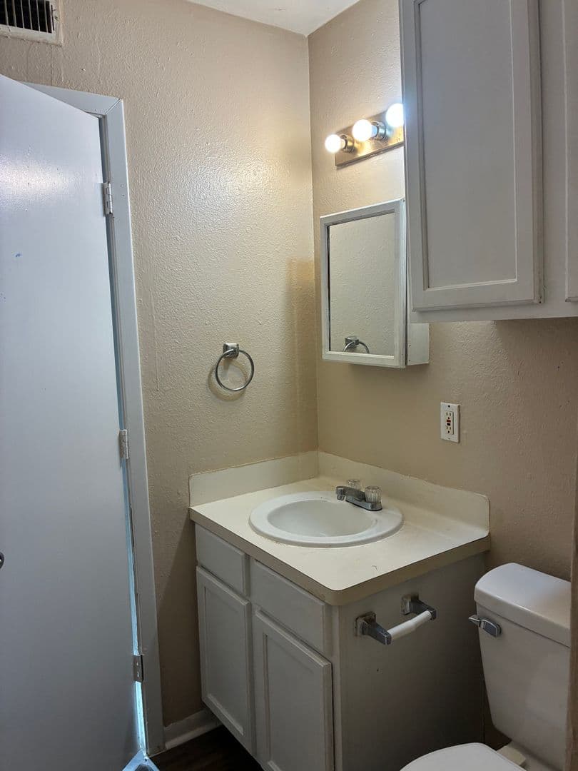 Lindale Apartment: 13491 CR 472