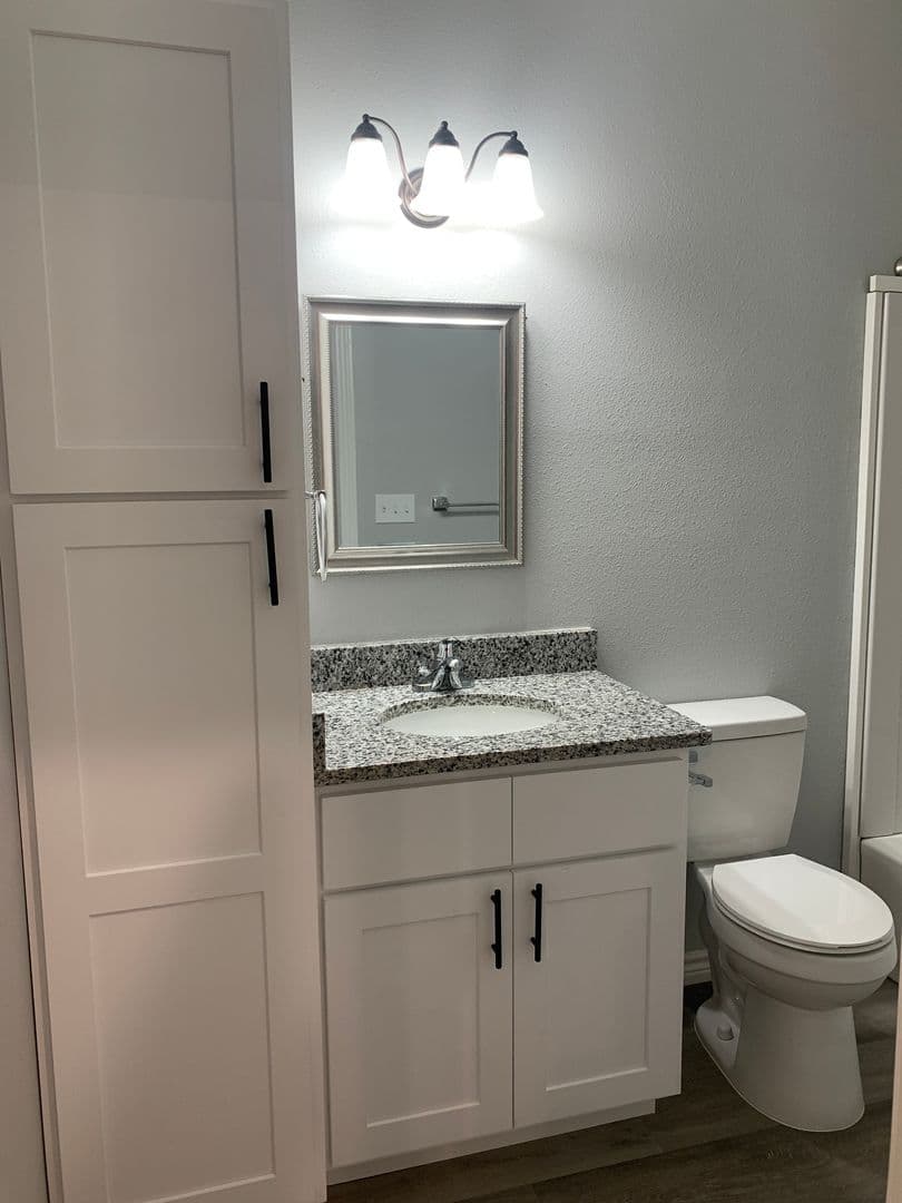 Lindale Apartment: 17738 County Road 4112