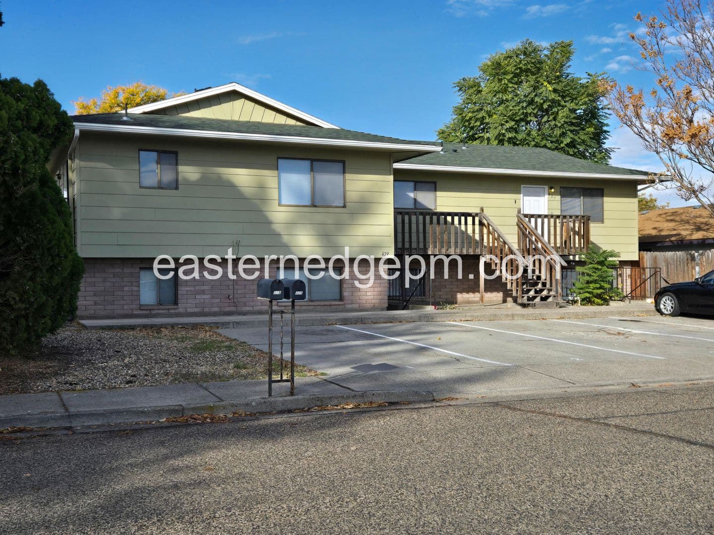 Ontario Apartment: 425 -431 NW 8th Street
