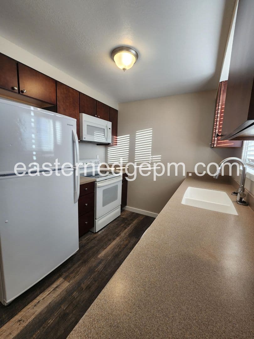 Ontario Apartment: 520 SW 24th Street