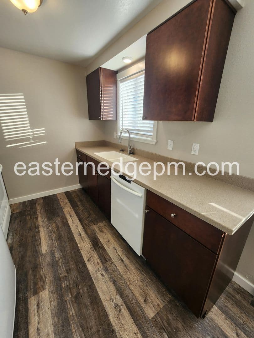 Ontario Apartment: 520 SW 24th Street