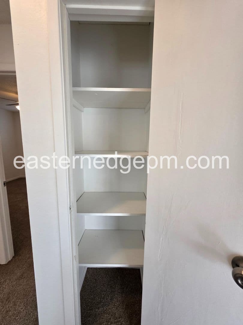Ontario Apartment: 305-339 NW 8th Avenue