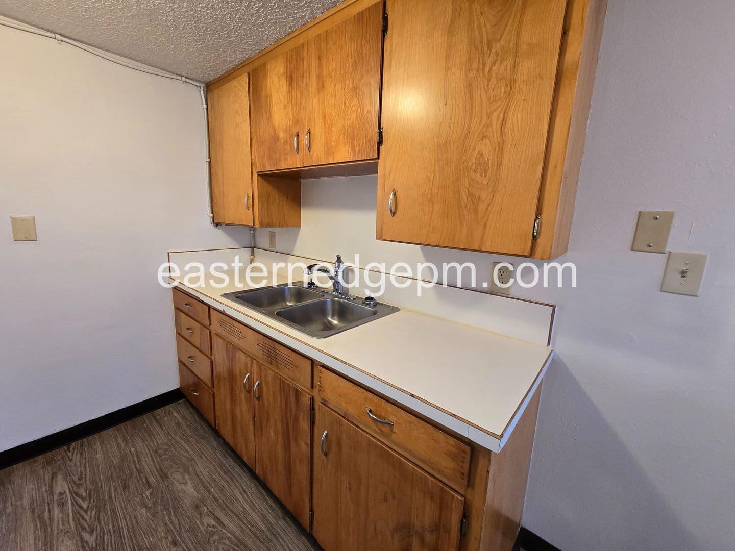 Ontario Apartment: 98 NW 10th Street
