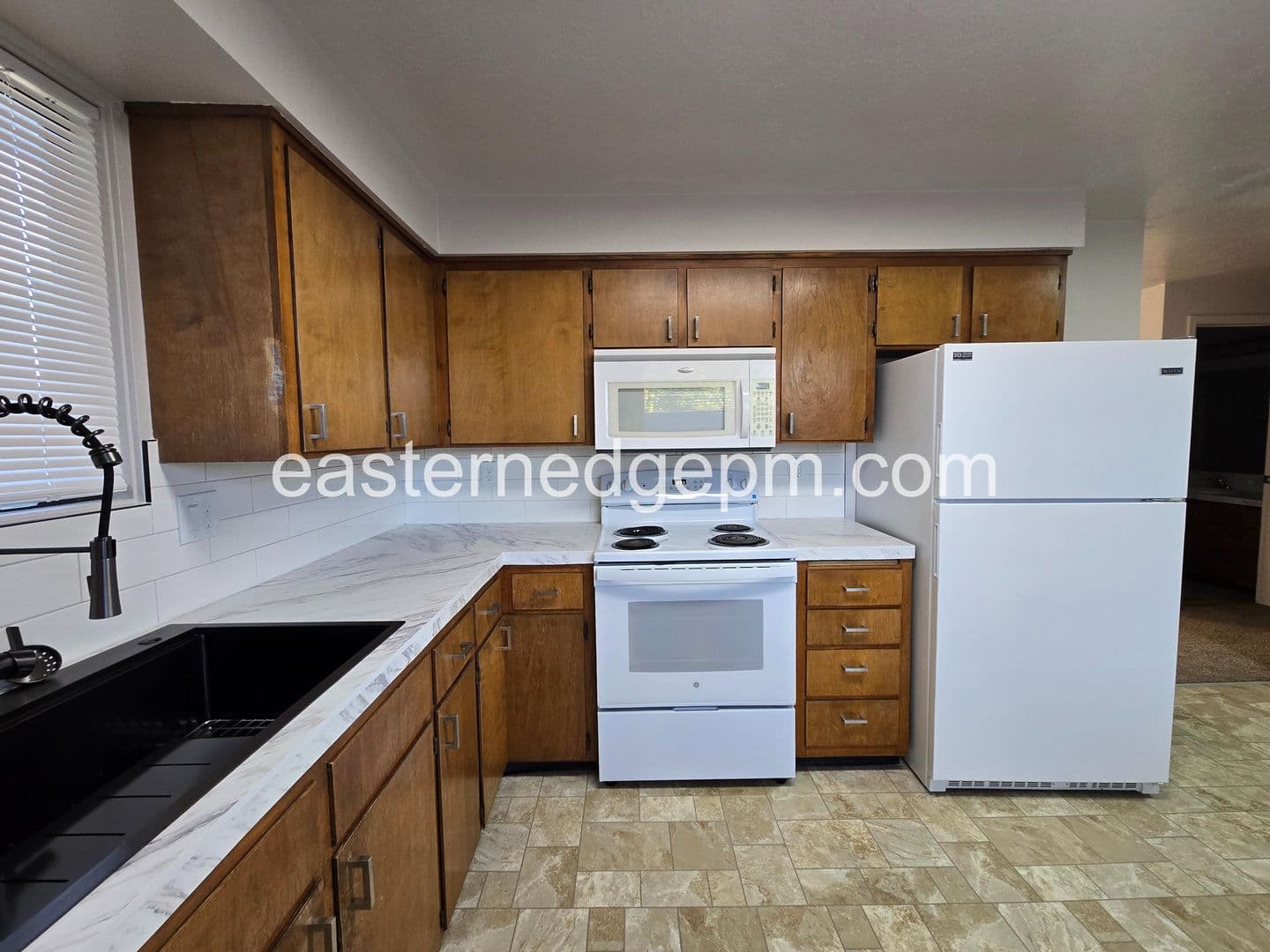 Ontario Apartment: 425 -431 NW 8th Street