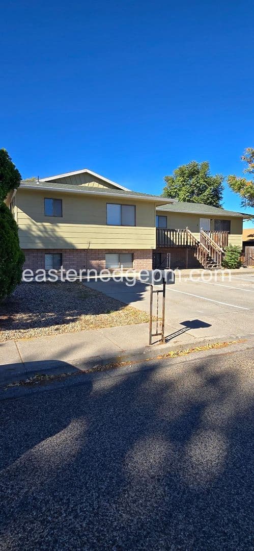 Ontario Apartment: 425 -431 NW 8th Street