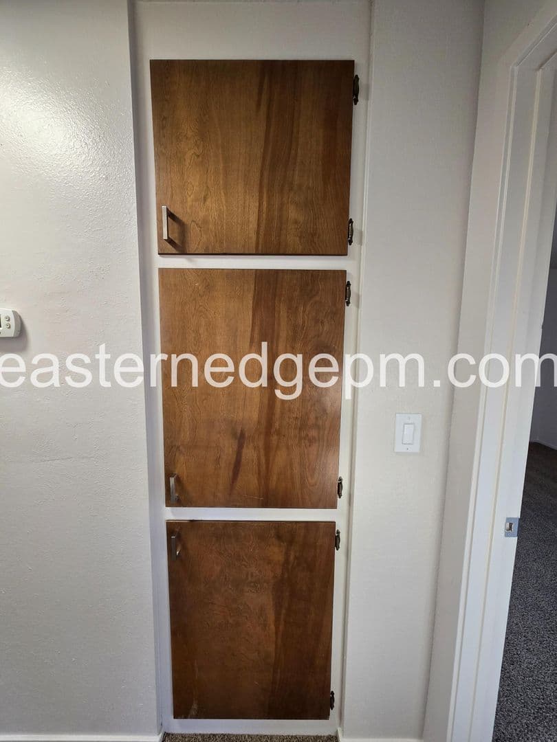Ontario Apartment: 425 -431 NW 8th Street
