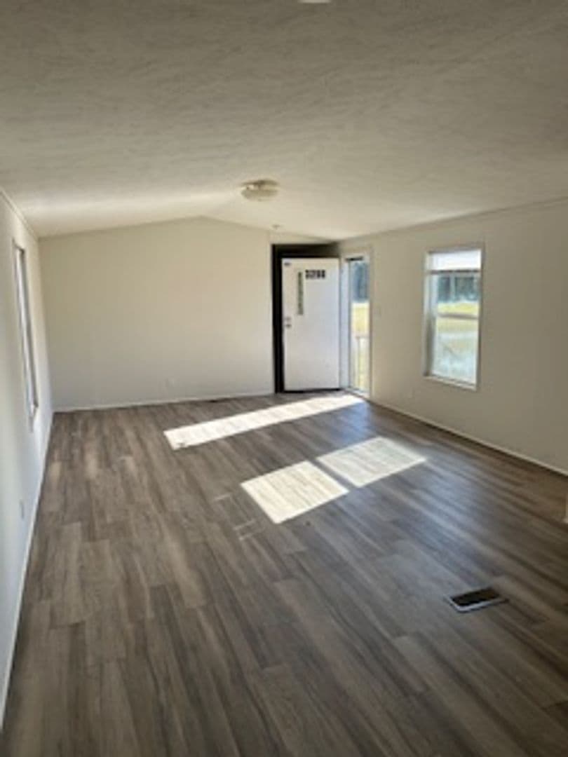 Greenville Apartment: Old River Road