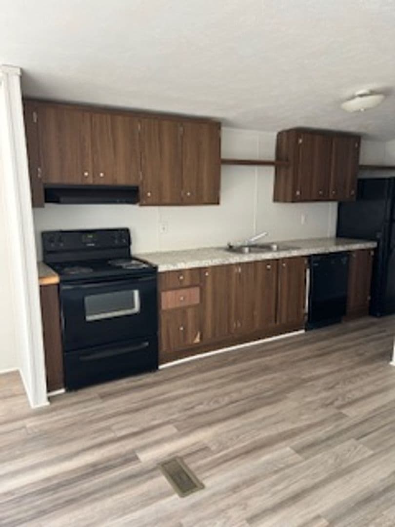 Greenville Apartment: Old River Road