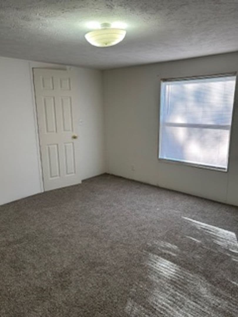 Greenville Apartment: Old River Road