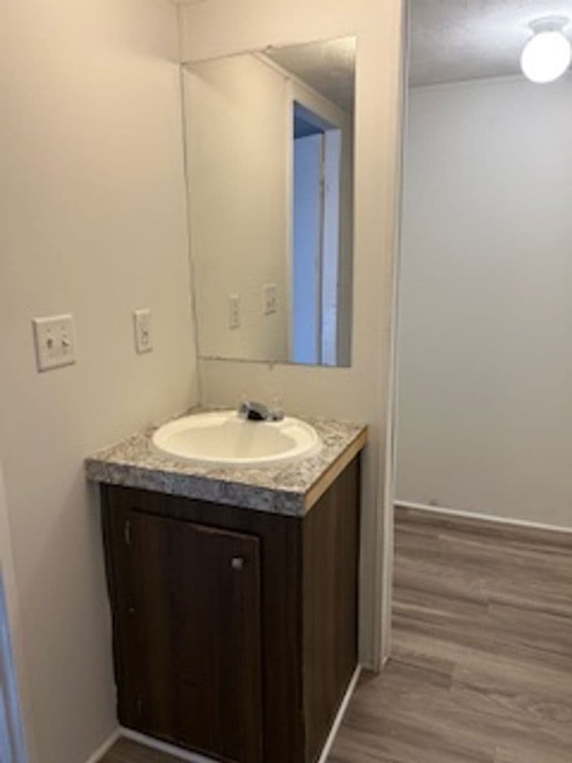 Greenville Apartment: Old River Road