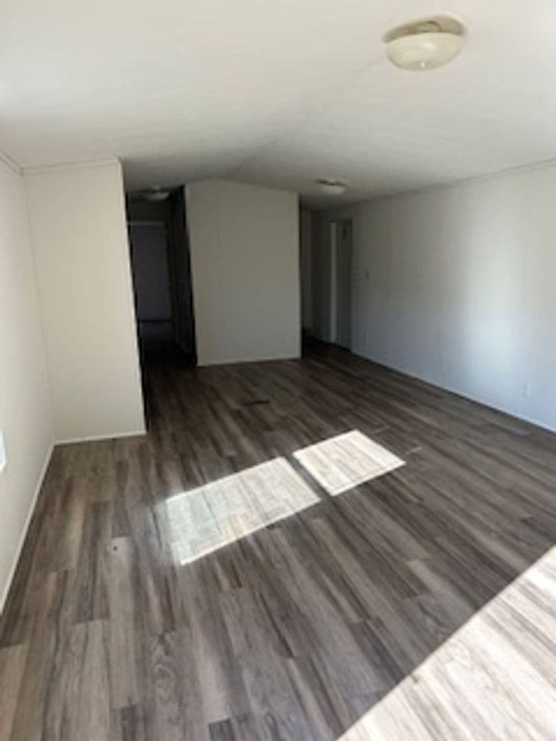 Greenville Apartment: Old River Road