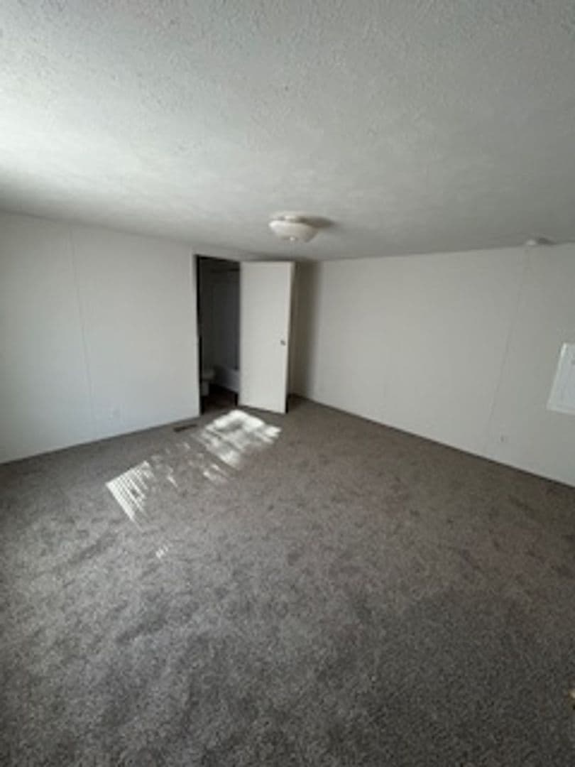 Greenville Apartment: Old River Road