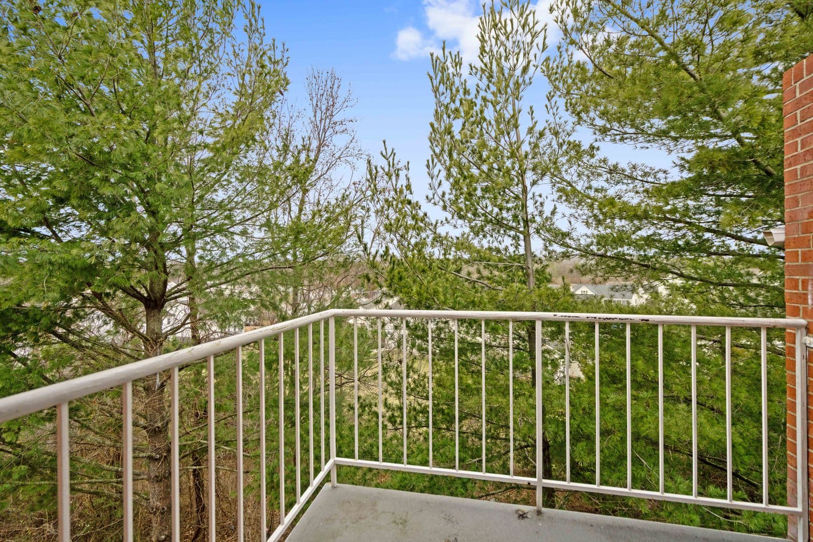 Triangle Apartment: Lotus Court