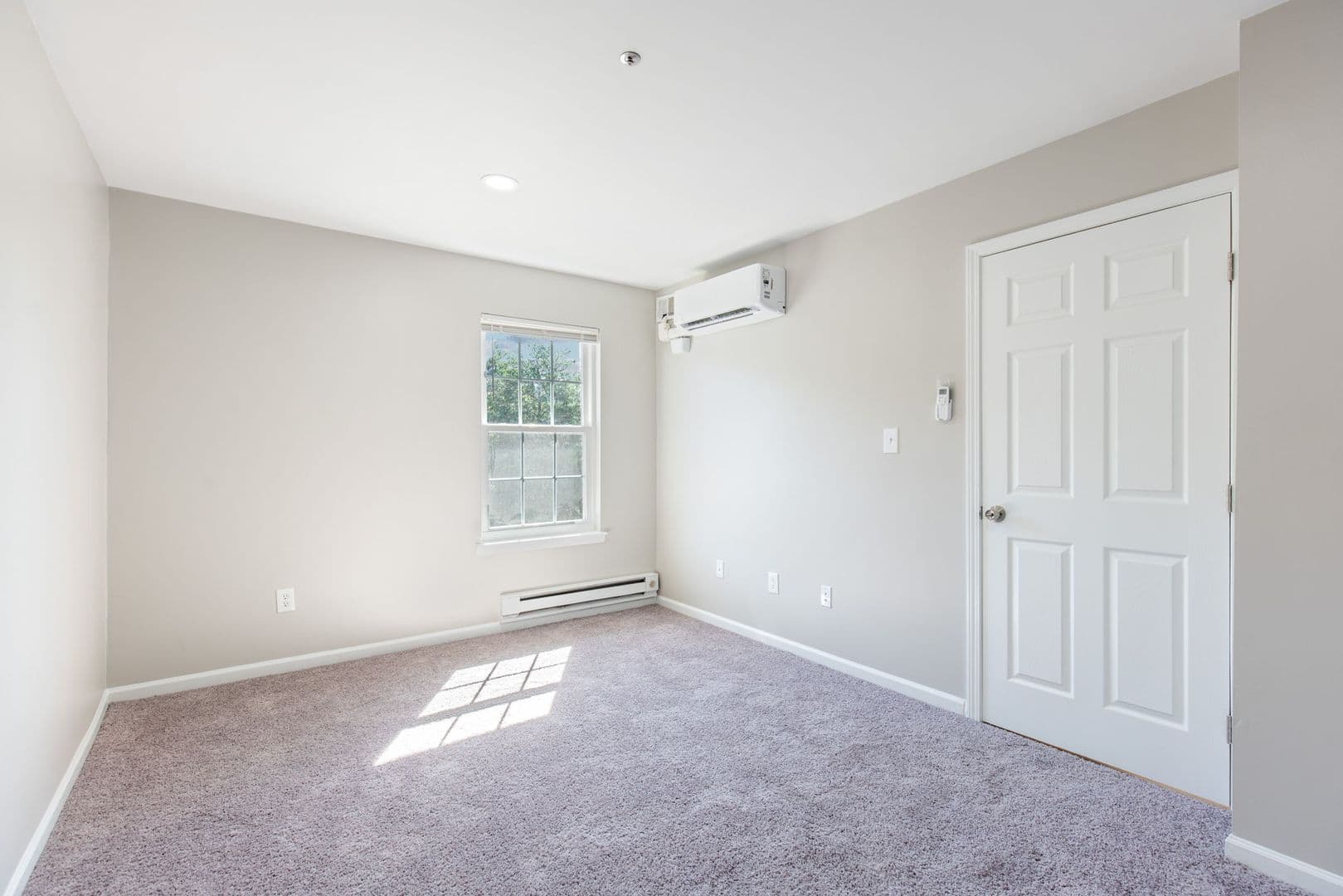 Triangle Apartment: Lotus Court