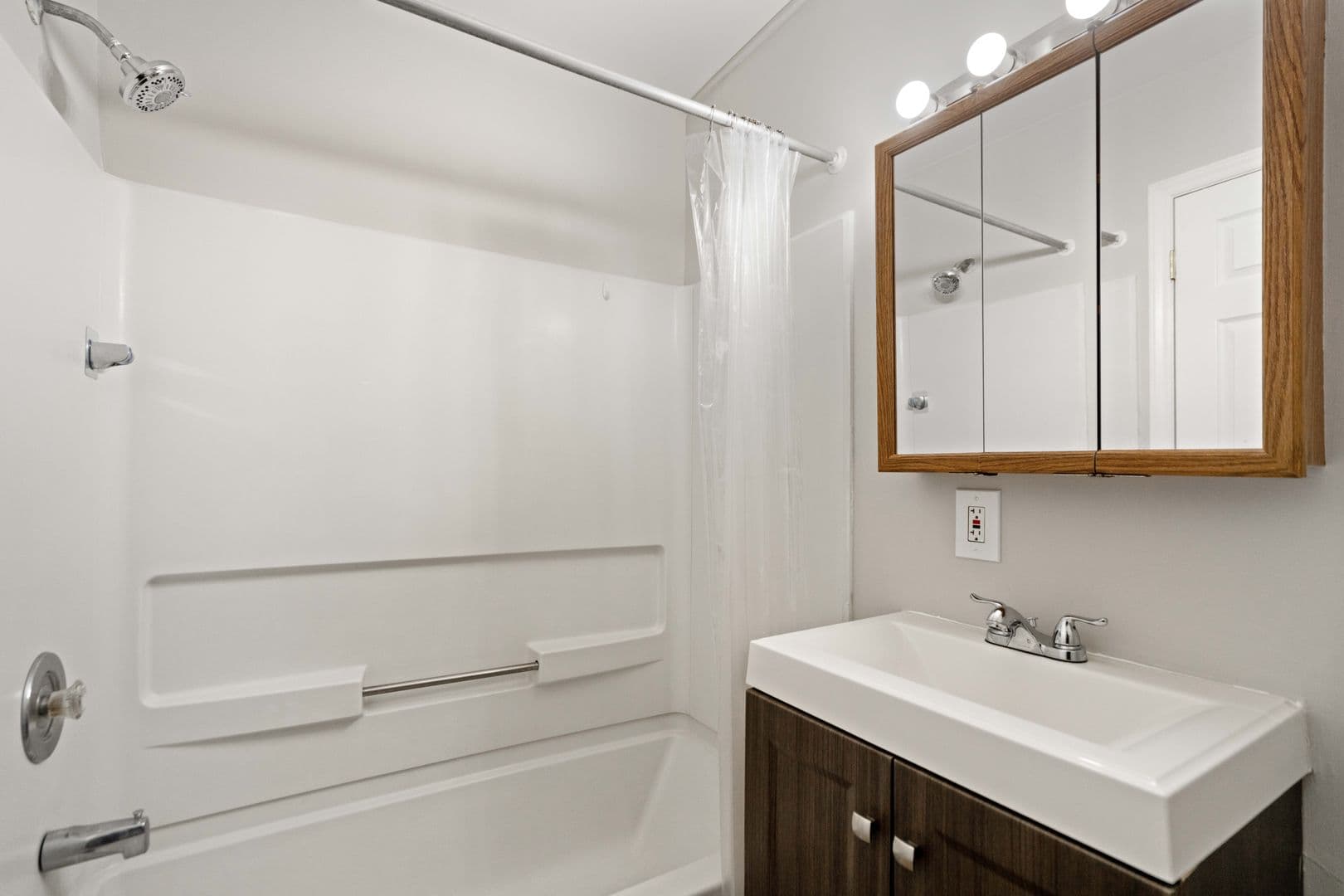 Triangle Apartment: Lotus Court