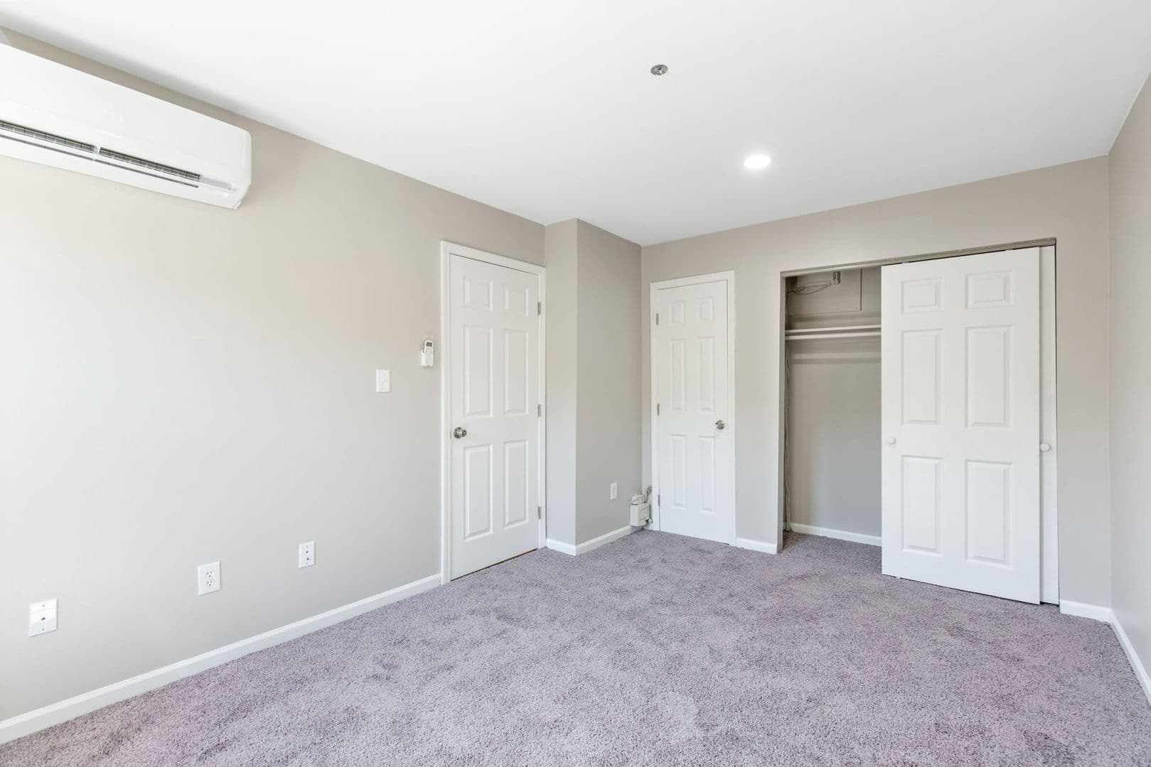 Triangle Apartment: Lotus Court