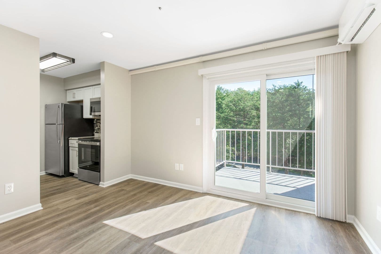 Triangle Apartment: Lotus Court