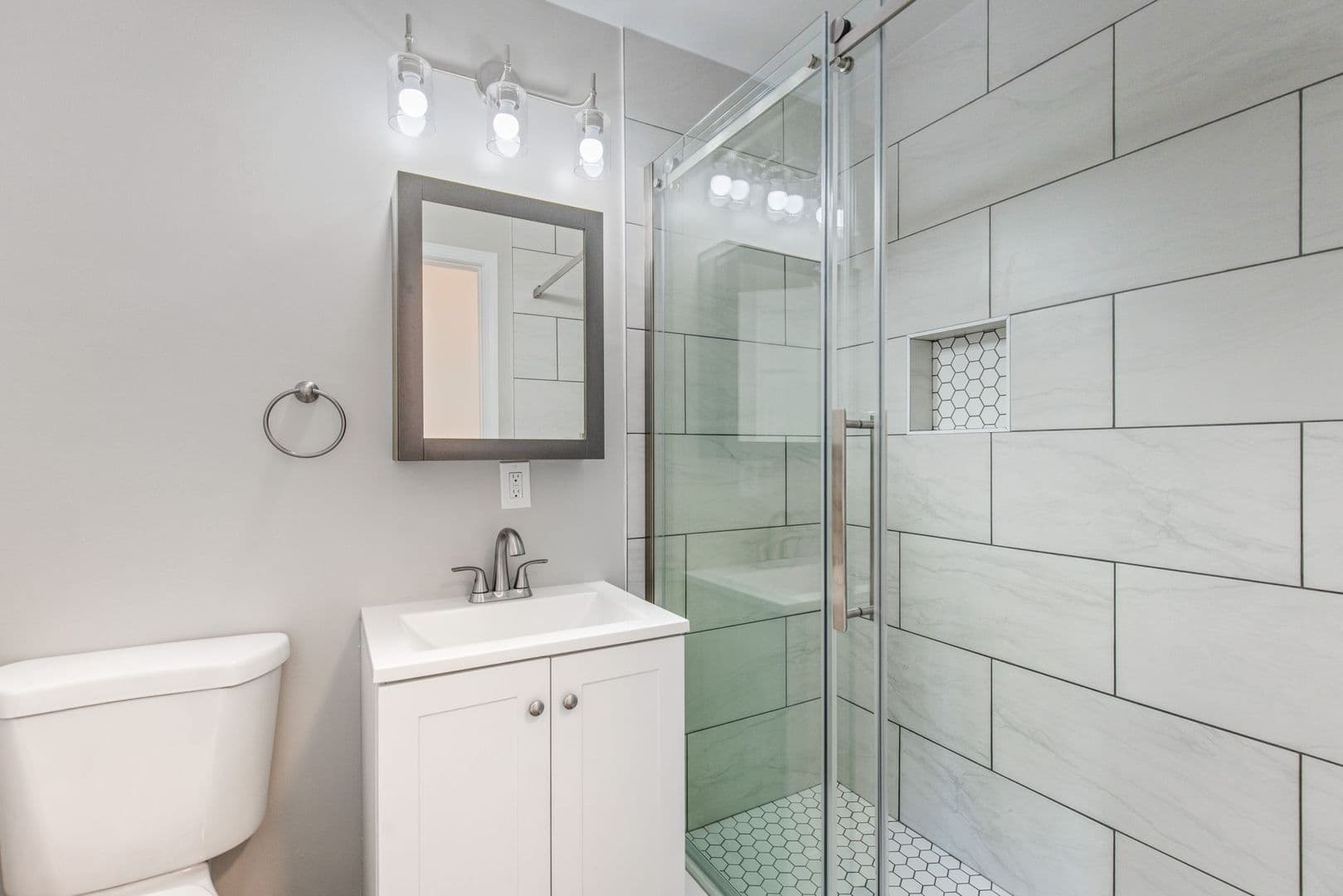 Triangle Apartment: Lotus Court