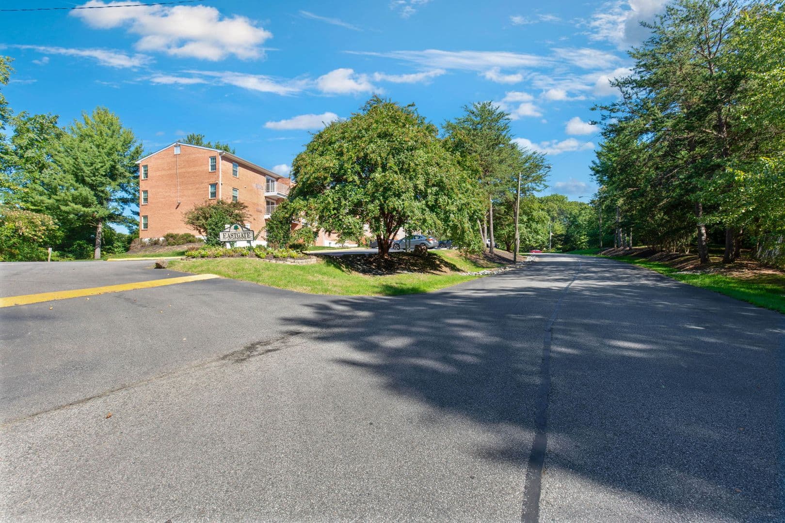 Triangle Apartment: Lotus Court