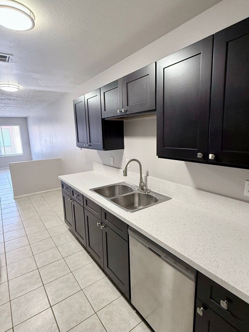 Mesa Apartment: 44 S Williams