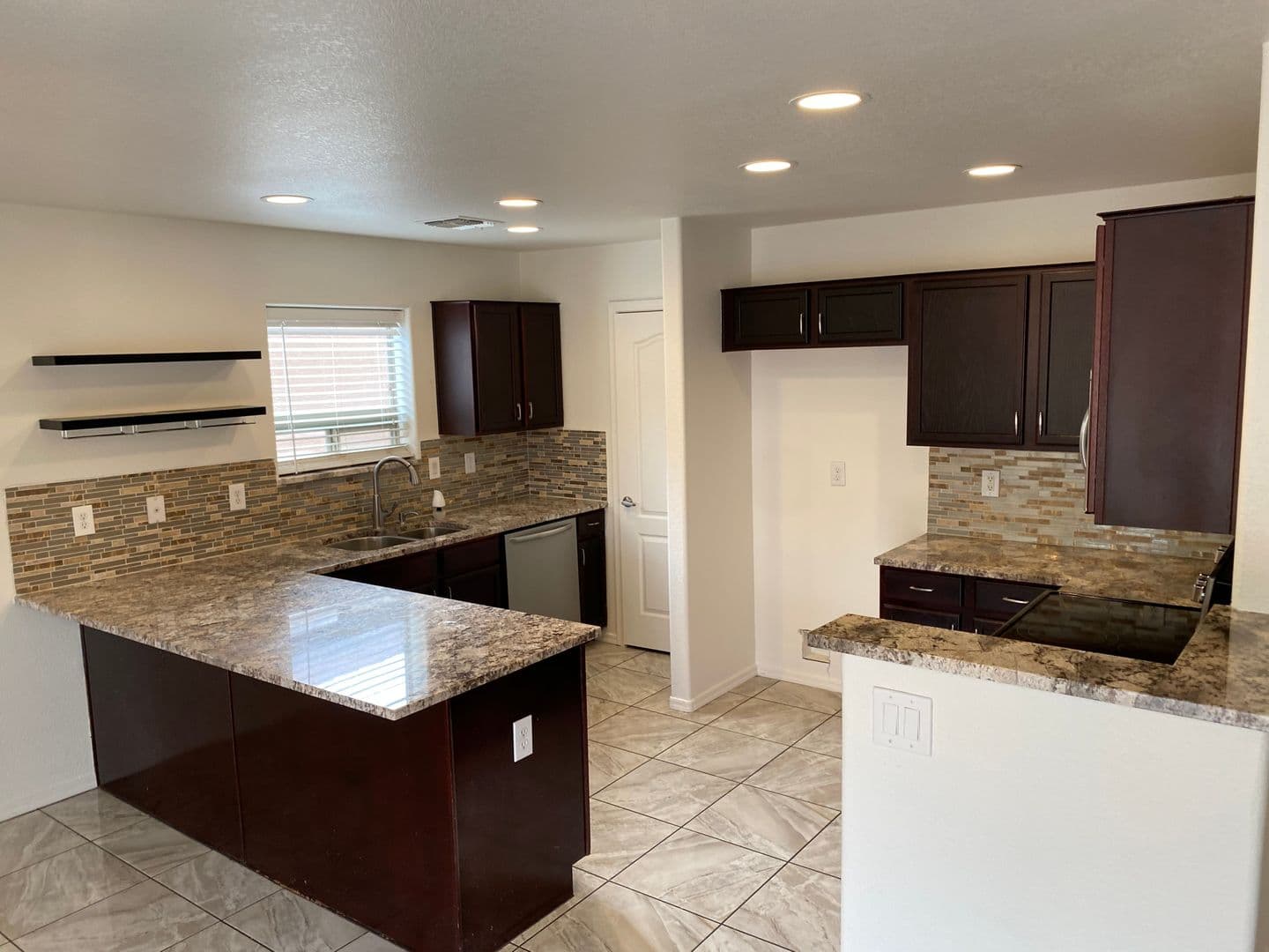 San Tan Valley House: 4150 E Azurite Rd