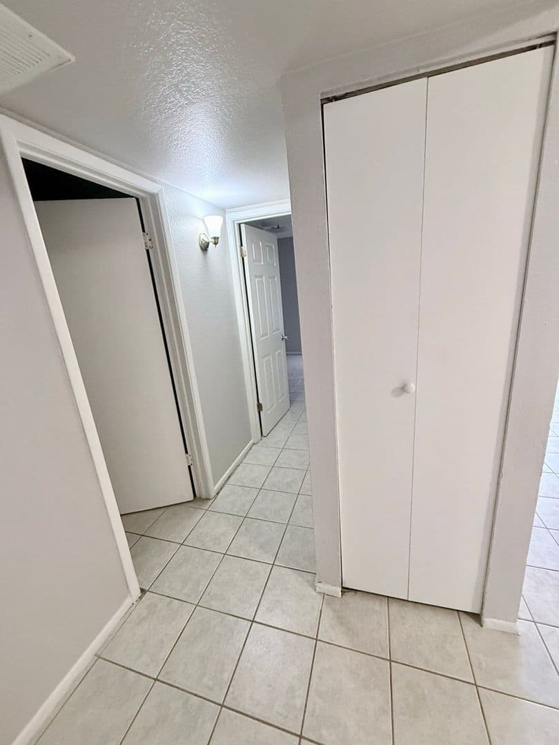 Mesa Apartment: 44 S Williams