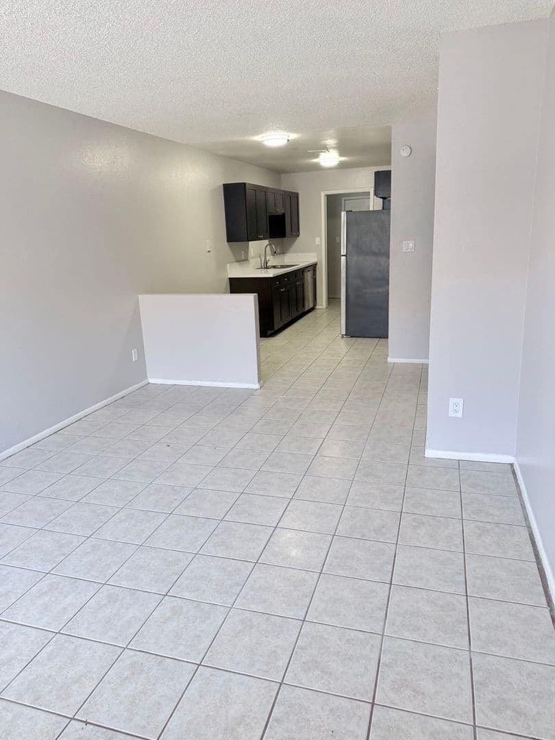 Mesa Apartment: 44 S Williams