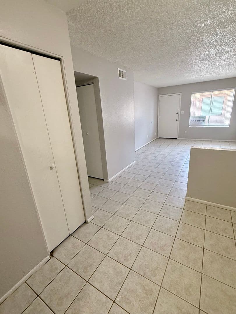 Mesa Apartment: 44 S Williams