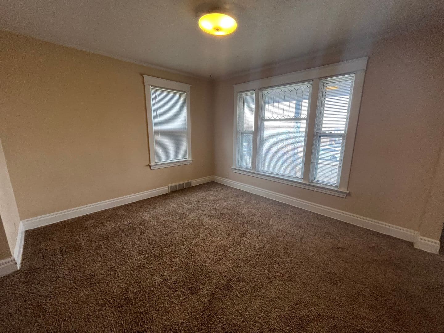 Duluth House: 425 E 5th St