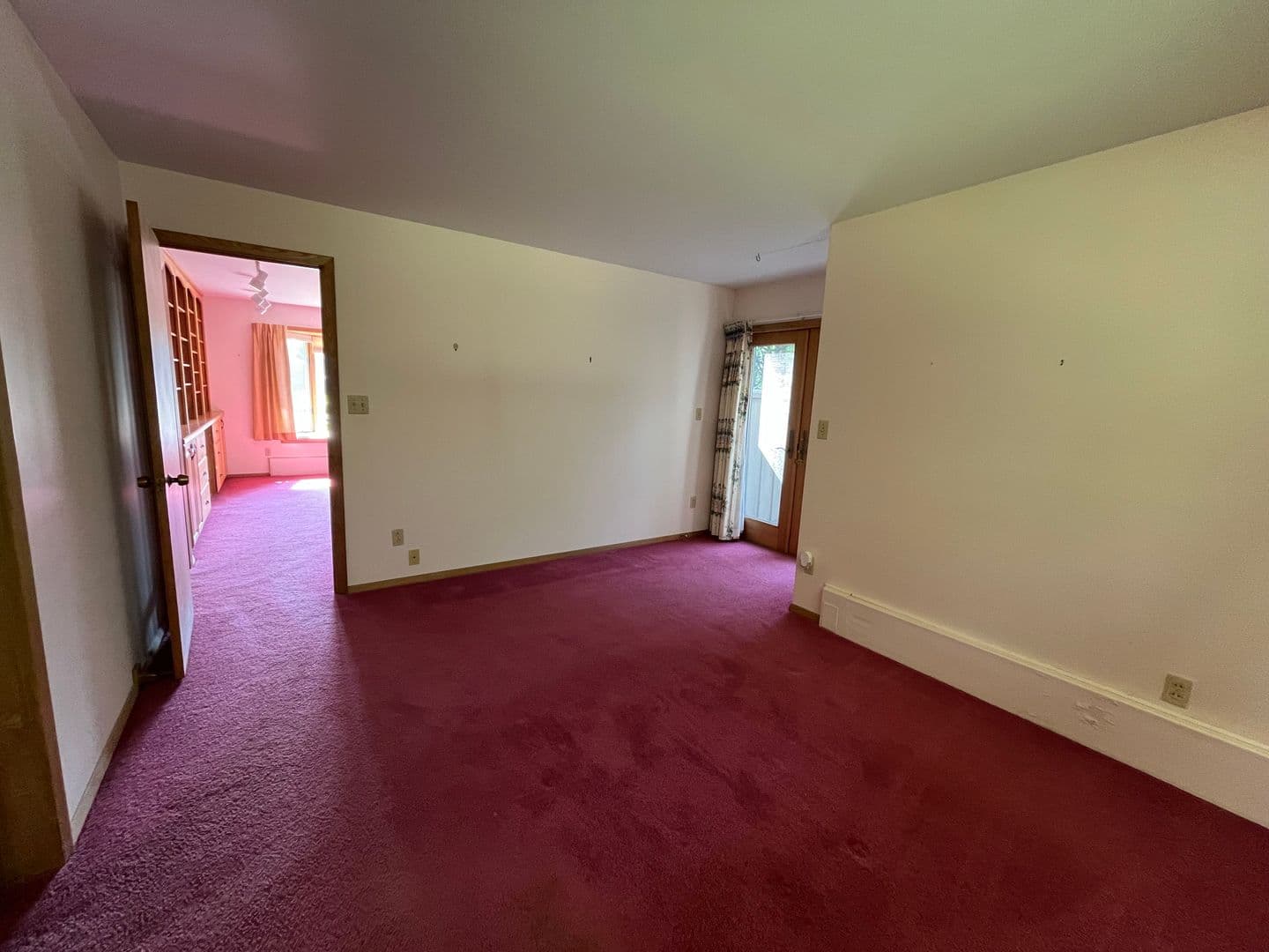 Cloquet House: 1513 S Highway 33