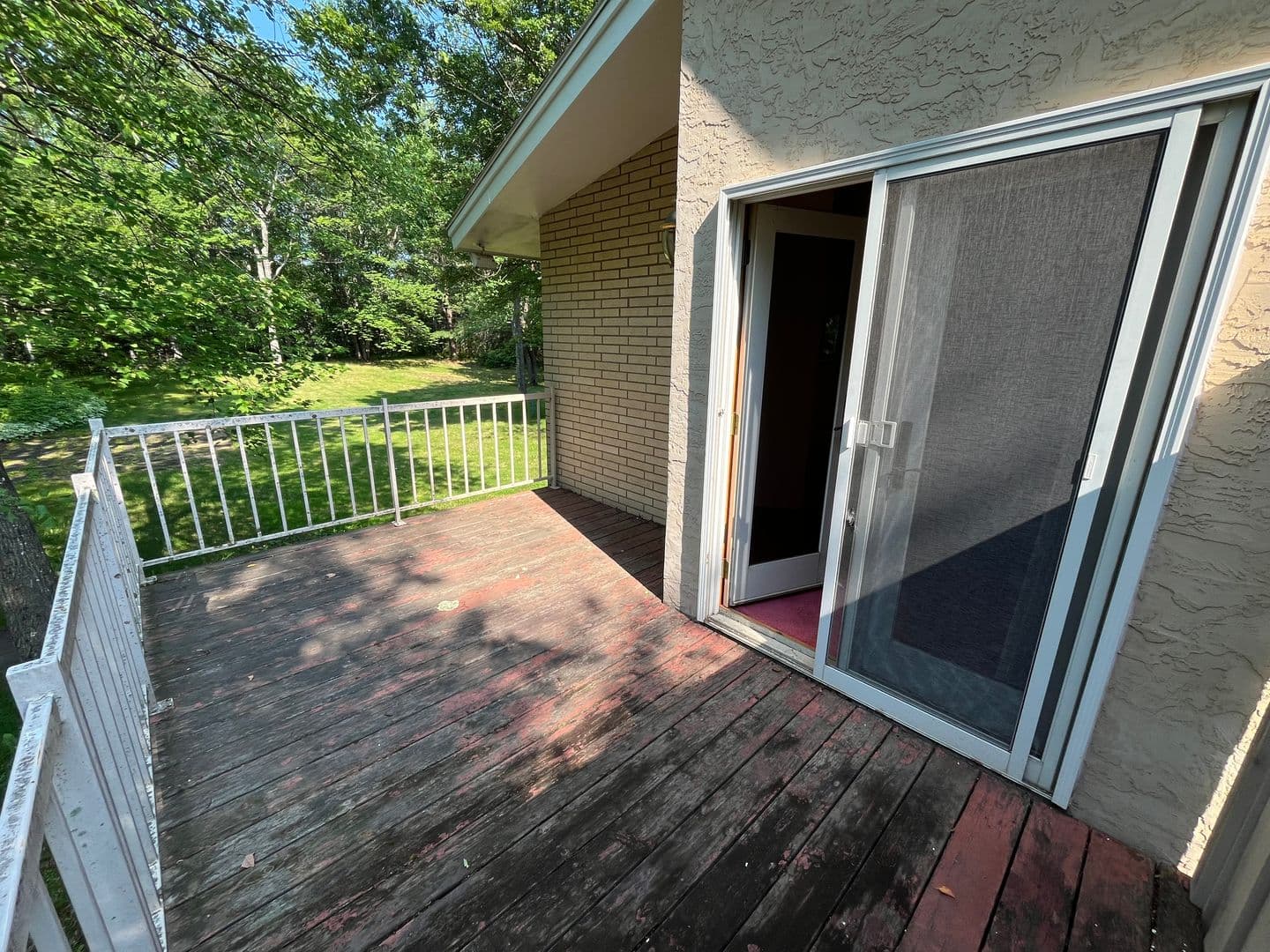 Cloquet House: 1513 S Highway 33