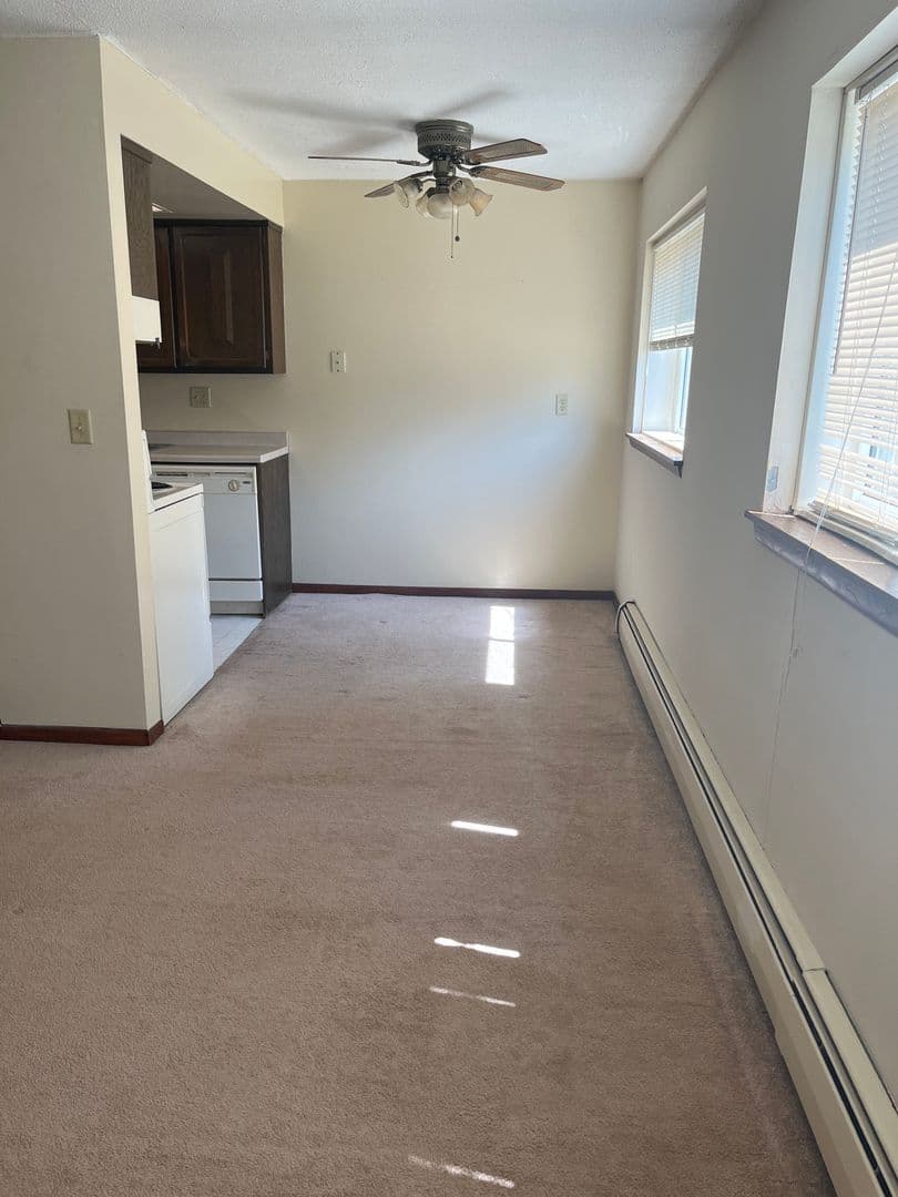 Duluth Apartment: 1410 Acre St