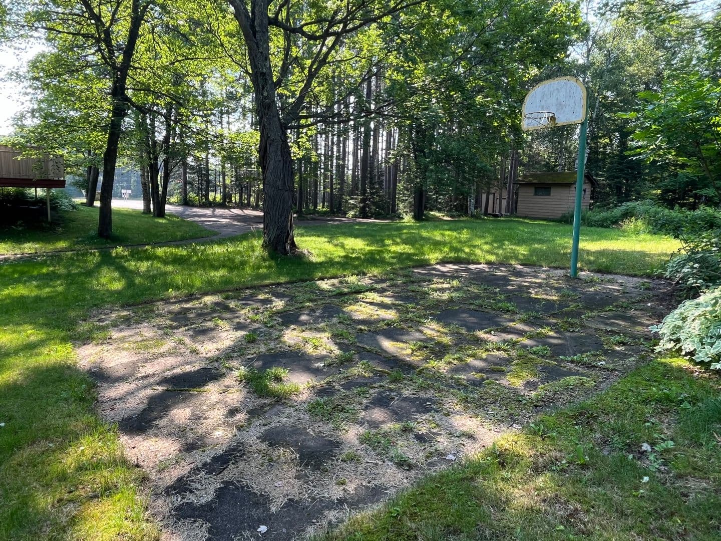 Cloquet House: 1513 S Highway 33