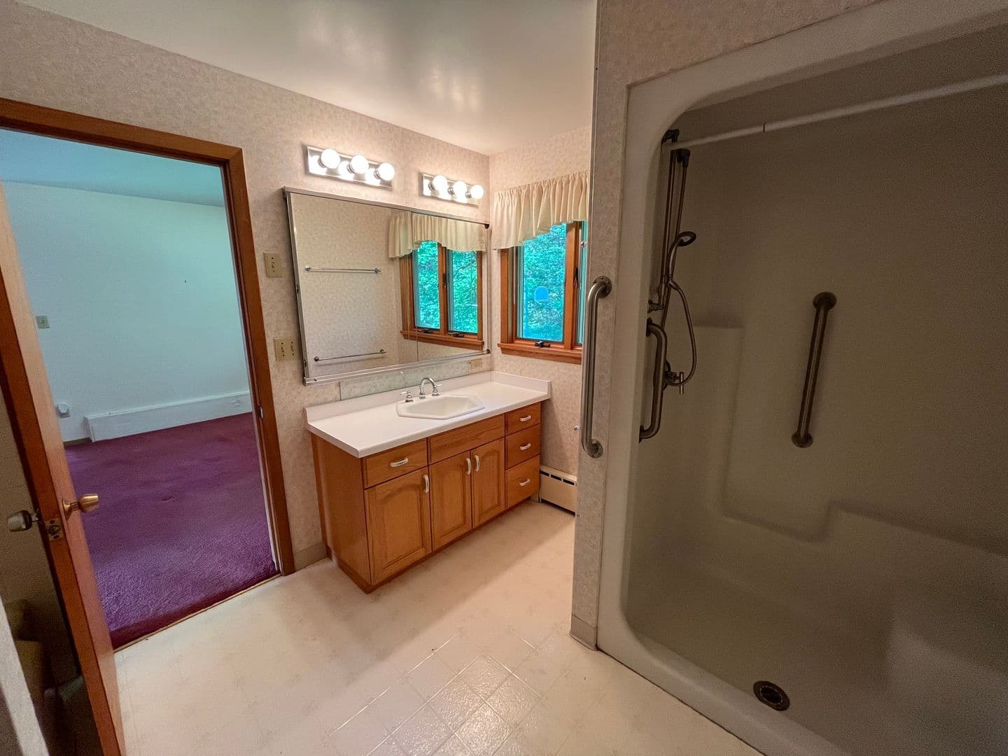Cloquet House: 1513 S Highway 33