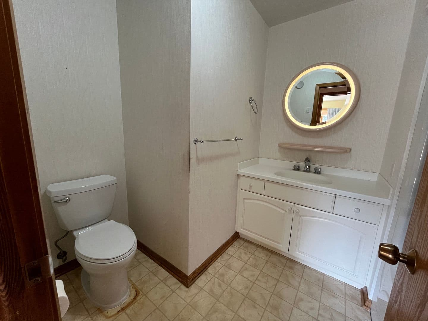 Cloquet House: 1513 S Highway 33