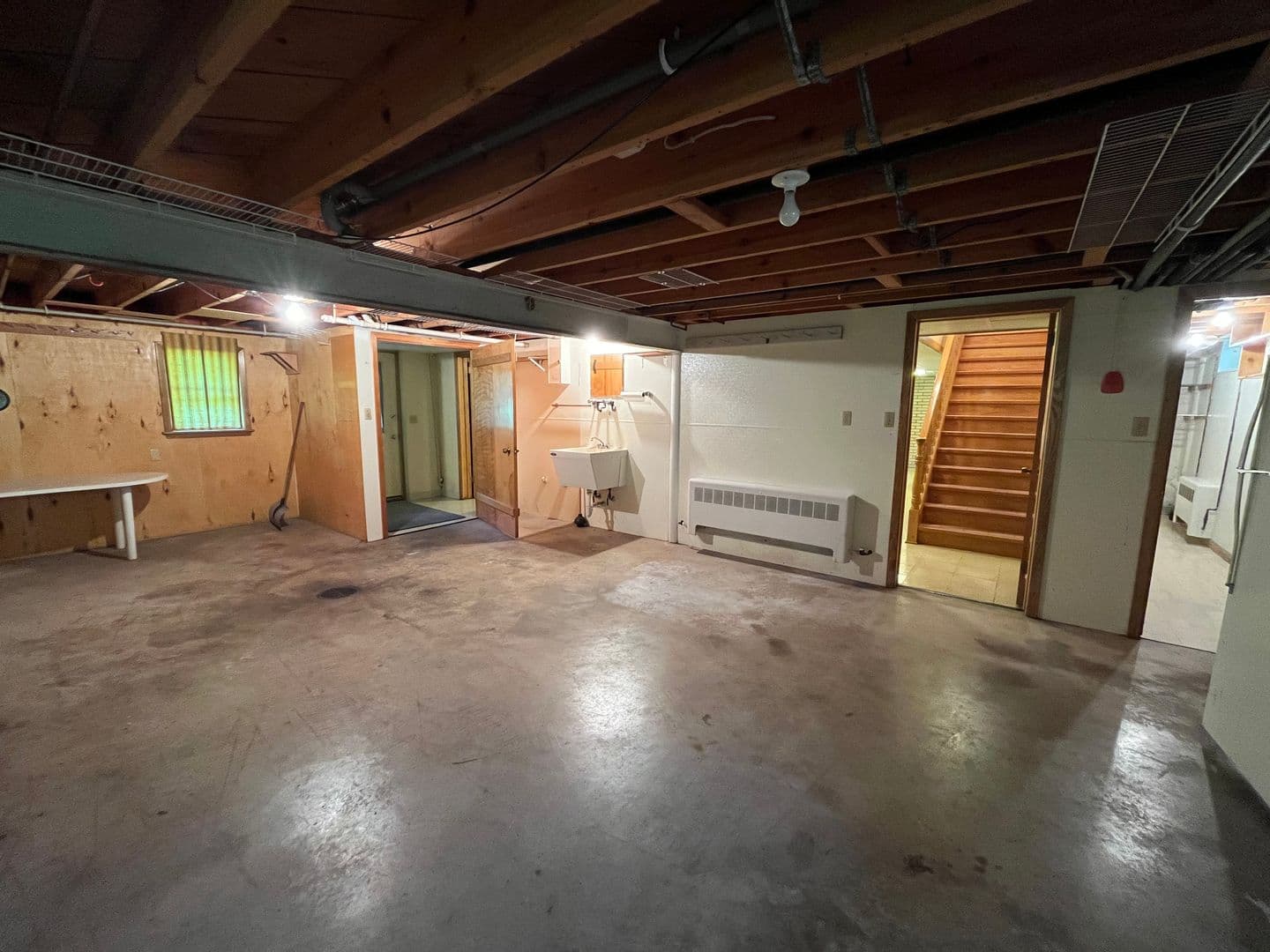 Cloquet House: 1513 S Highway 33