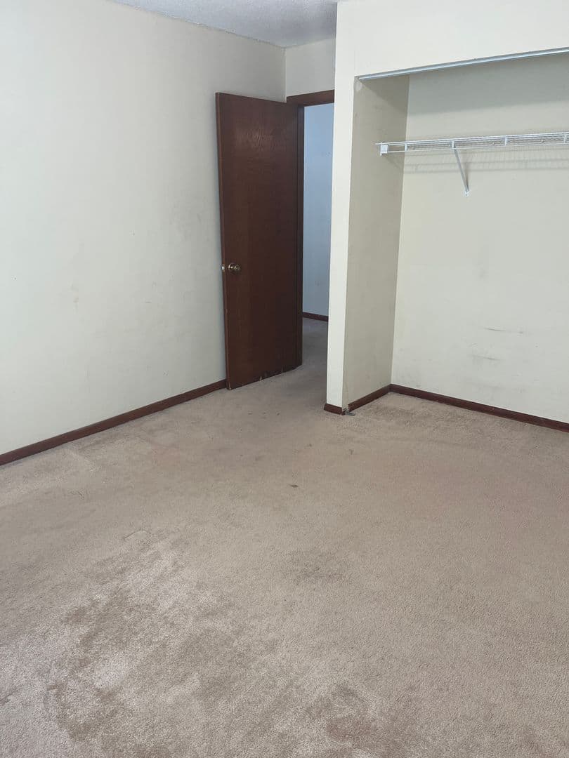 Duluth Apartment: 1410 Acre St