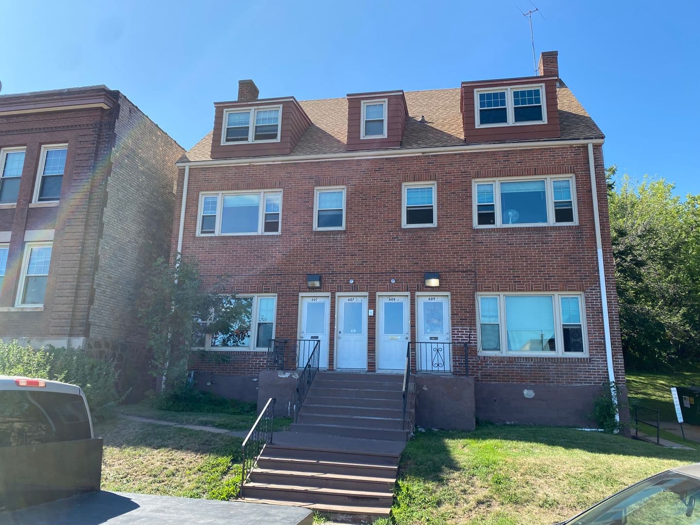 Duluth Apartment: 607-609 E 1st St