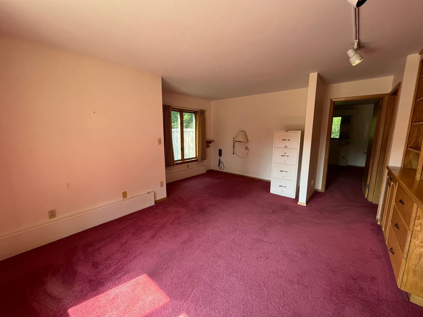 Cloquet House: 1513 S Highway 33