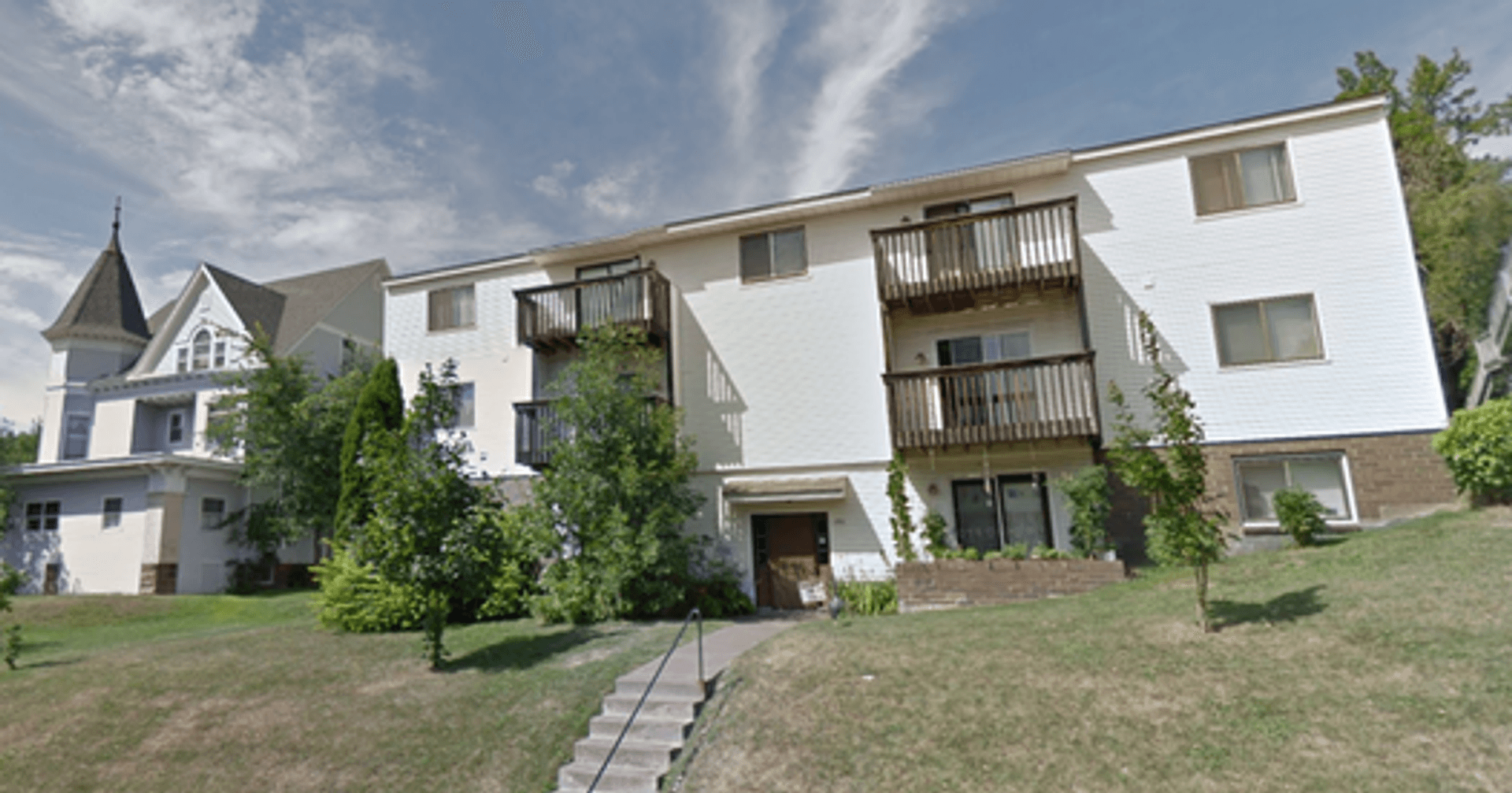 Duluth Apartment: 1711 E 1st St