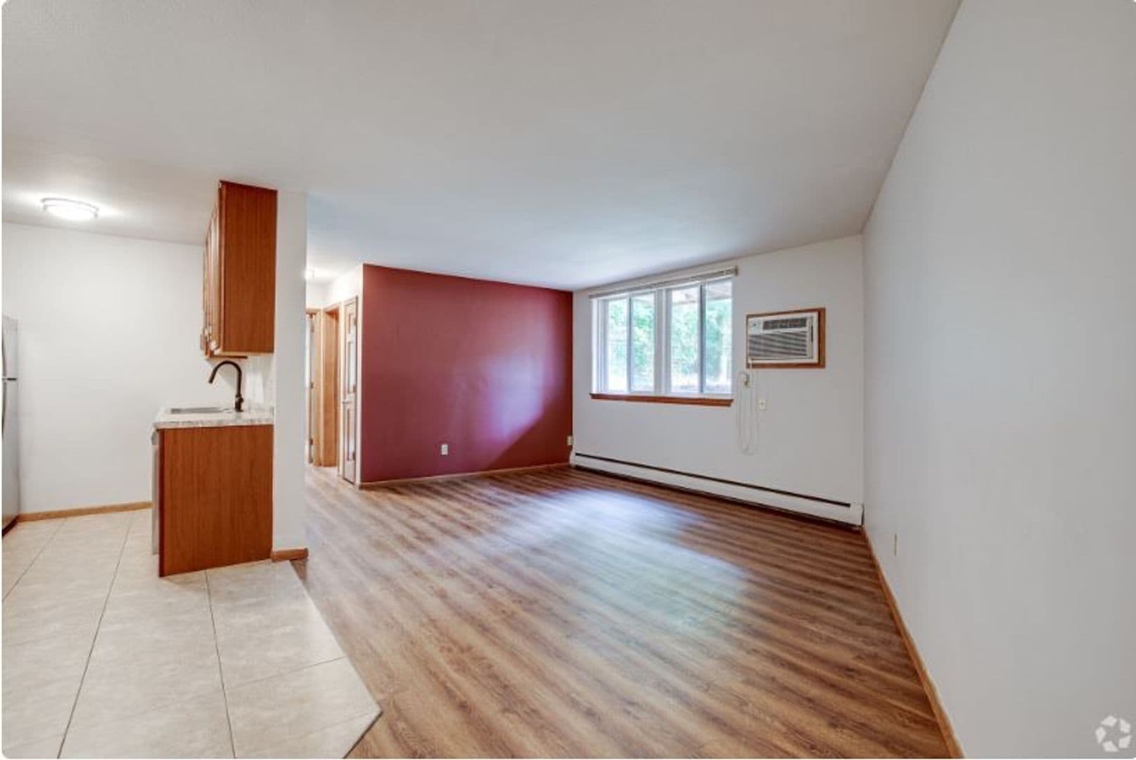 Robbinsdale Apartment: 4036 37th Ave. N
