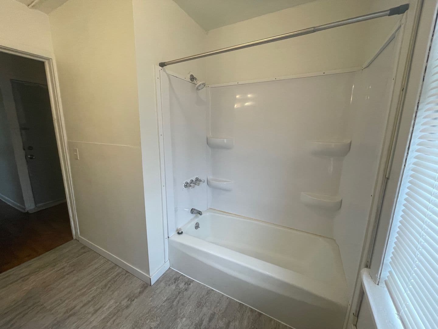 Superior Apartment: 1222-1230 Hughitt Ave