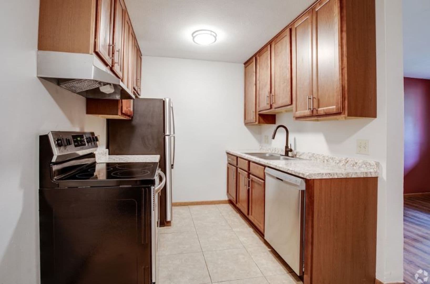 Robbinsdale Apartment: 4036 37th Ave. N