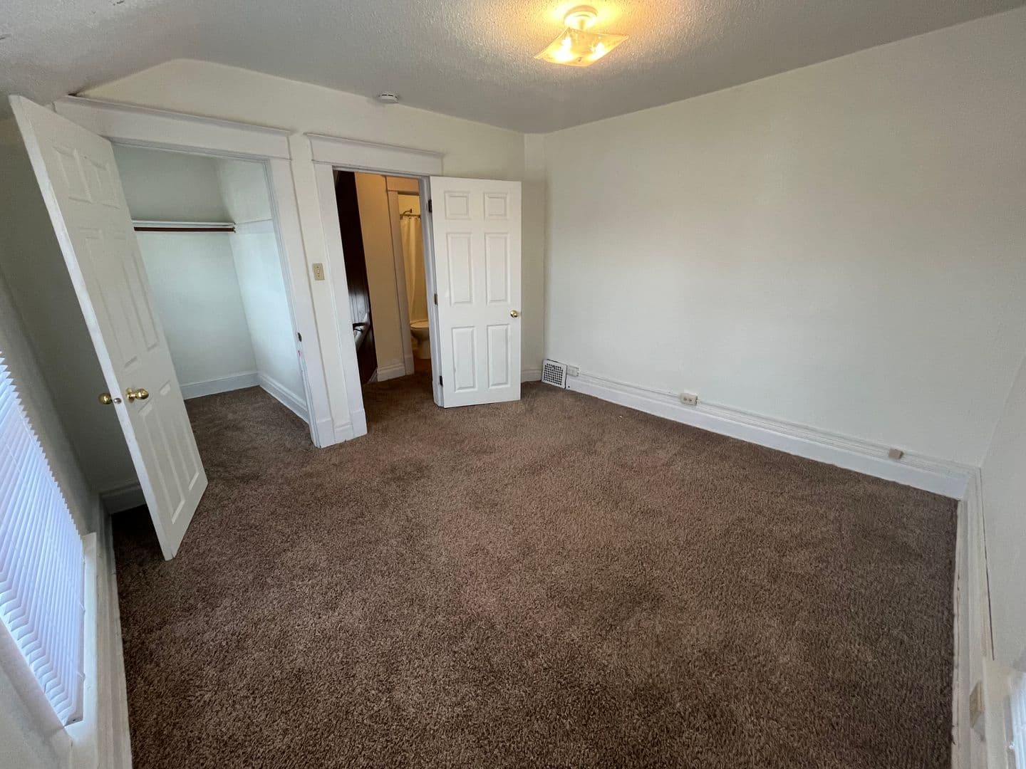 Duluth House: 425 E 5th St