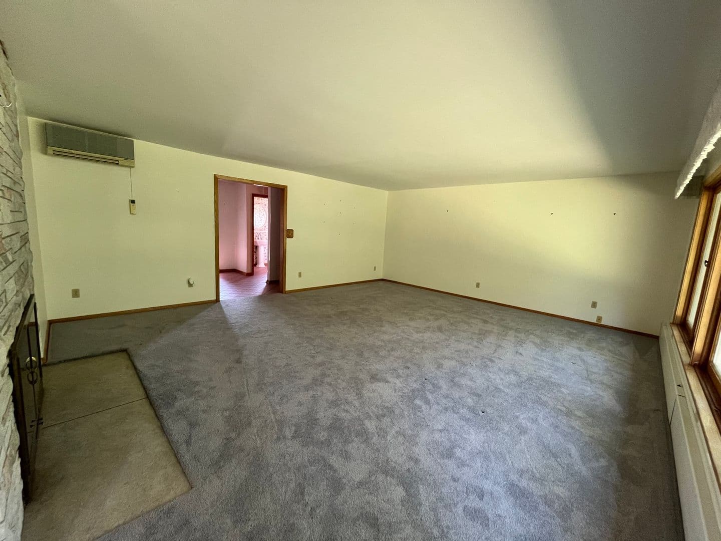 Cloquet House: 1513 S Highway 33