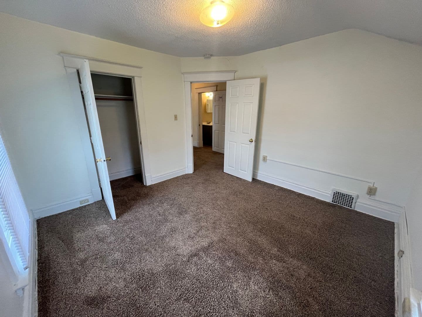 Duluth House: 425 E 5th St