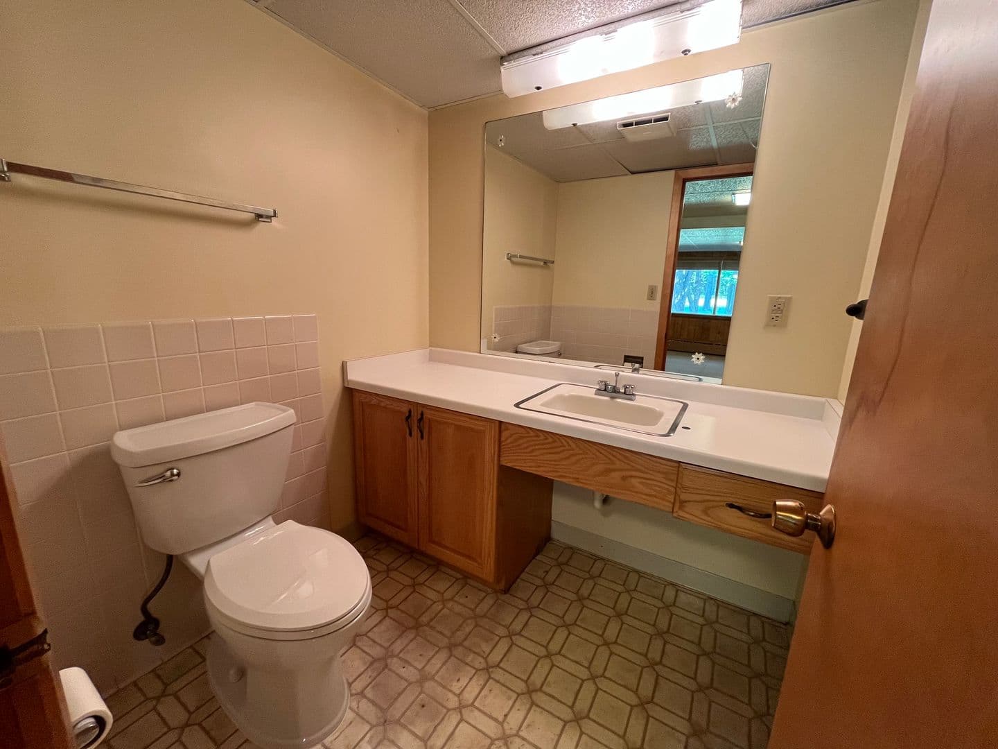 Cloquet House: 1513 S Highway 33