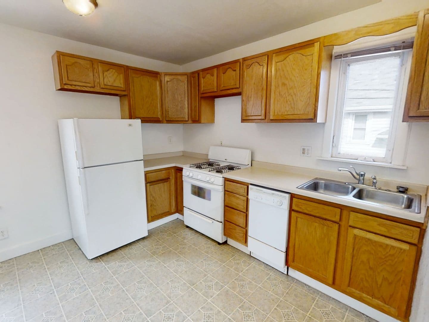 Duluth Apartment: 113-115 N 22nd Ave W