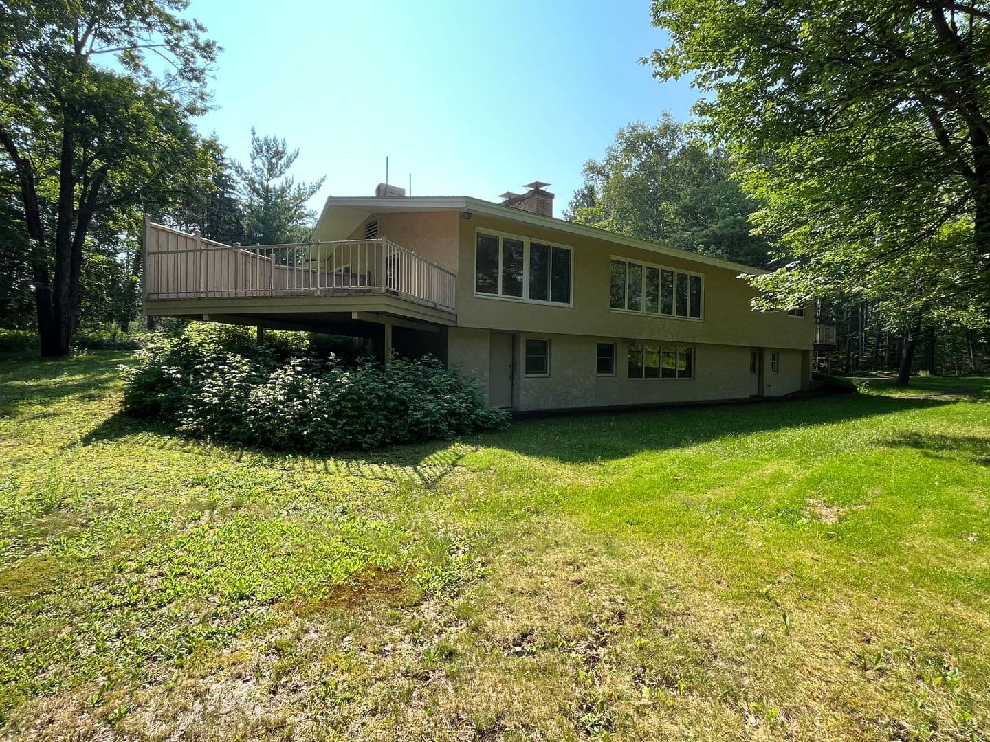 Cloquet House: 1513 S Highway 33