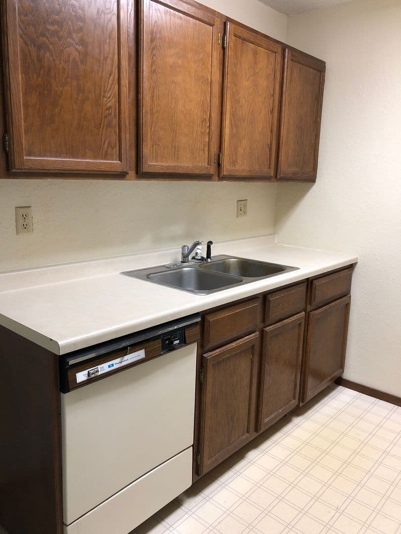 Duluth Apartment: 1711 E 1st St